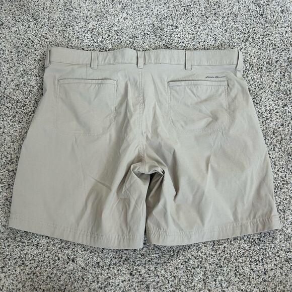 Eddie Bauer Men's Tan Khaki Chino Shorts Size 40 8" Inseam Zip Pockets EUC - Picture 2 of 6